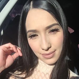 Meet your Posher, Jazmin